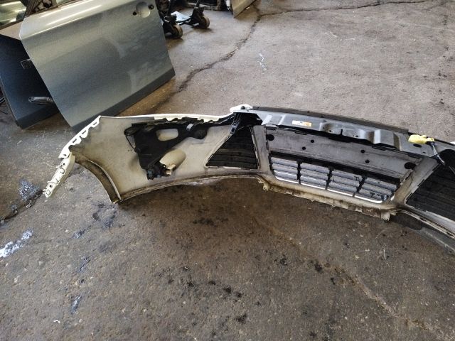 bontott FORD FOCUS III Első Lökhárító (Részeivel)