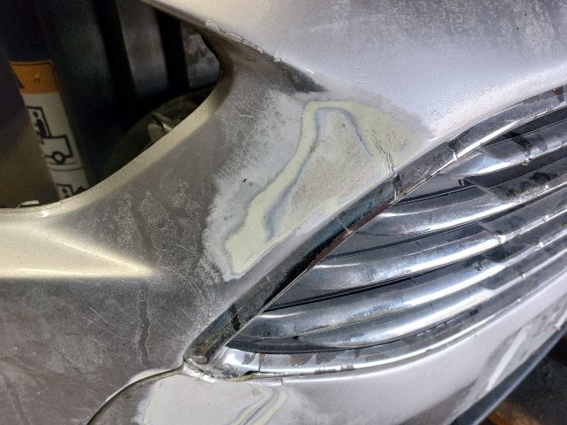 bontott FORD FOCUS III Első Lökhárító (Részeivel)