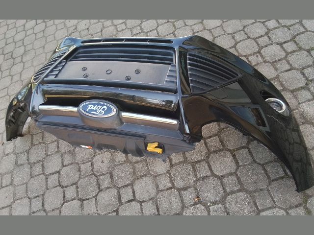 bontott FORD FOCUS III Első Lökhárító (Részeivel)