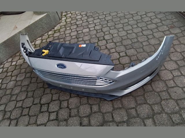 bontott FORD FOCUS III Első Lökhárító (Részeivel)