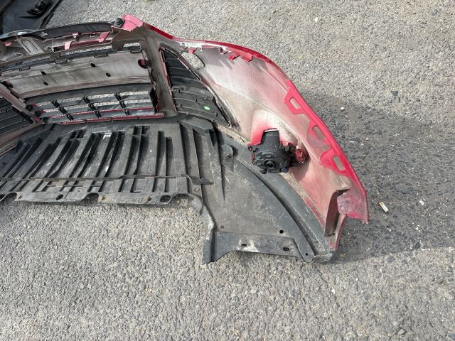 bontott FORD FOCUS III Első Lökhárító (Részeivel)