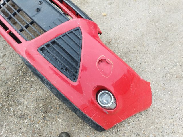 bontott FORD FOCUS III Első Lökhárító (Részeivel)