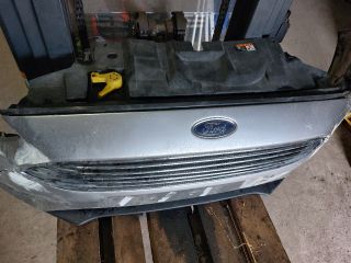 bontott FORD FOCUS III Első Lökhárító (Részeivel)