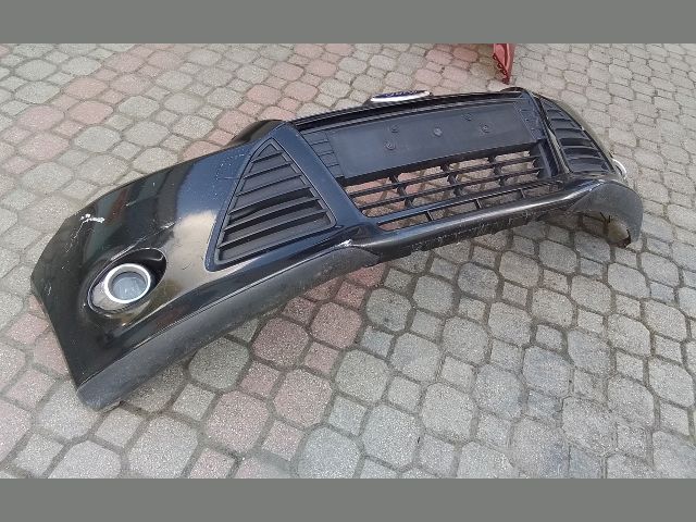 bontott FORD FOCUS III Első Lökhárító (Részeivel)