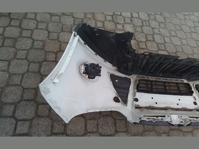 bontott FORD FOCUS III Első Lökhárító (Részeivel)