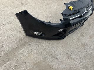 bontott FORD FOCUS III Első Lökhárító (Részeivel)