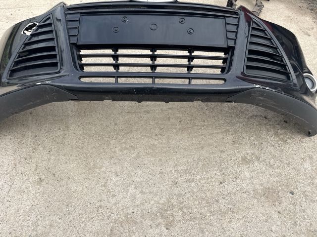 bontott FORD FOCUS III Első Lökhárító (Részeivel)