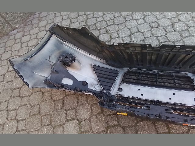 bontott FORD FOCUS III Első Lökhárító (Részeivel)