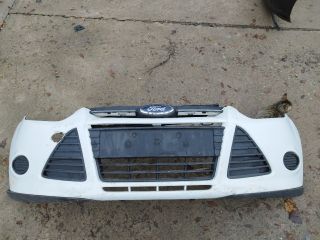bontott FORD FOCUS III Első Lökhárító (Részeivel)