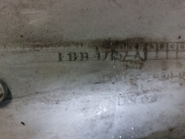 bontott FORD FOCUS III Első Lökhárító (Részeivel)