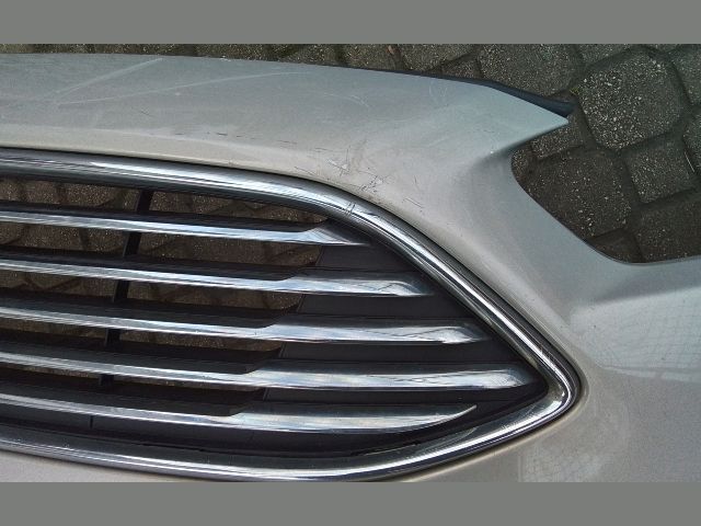 bontott FORD FOCUS III Első Lökhárító (Részeivel)