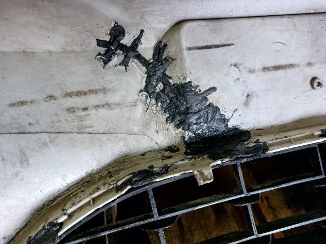 bontott FORD FOCUS III Első Lökhárító (Részeivel)