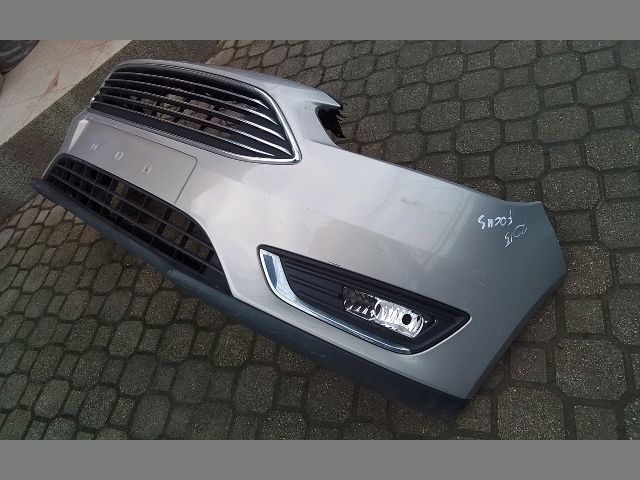 bontott FORD FOCUS III Első Lökhárító (Részeivel)