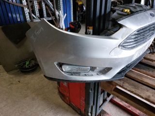 bontott FORD FOCUS III Első Lökhárító (Részeivel)