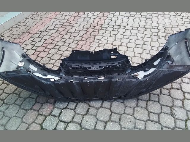 bontott FORD FOCUS III Első Lökhárító (Részeivel)