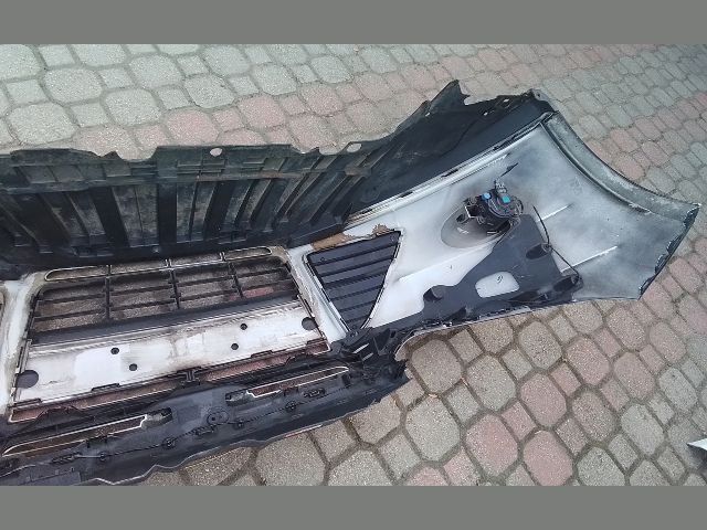 bontott FORD FOCUS III Első Lökhárító (Részeivel)