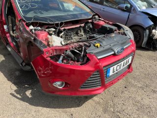 bontott FORD FOCUS III Első Lökhárító Tartó Felső