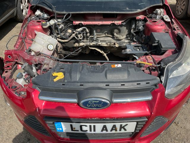 bontott FORD FOCUS III Első Lökhárító Tartó Felső