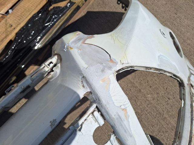 bontott FORD FOCUS III Első Lökhárító (Üresen)