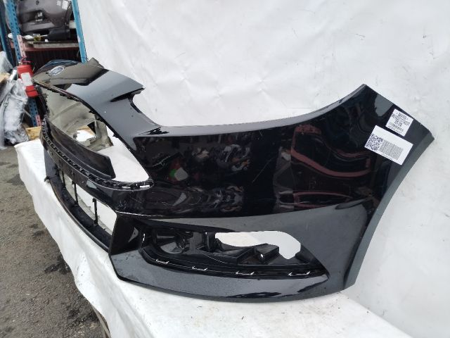 bontott FORD FOCUS III Első Lökhárító (Üresen)