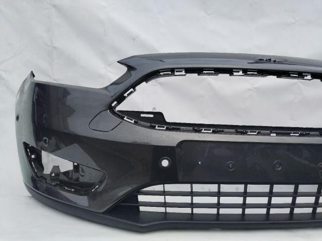 bontott FORD FOCUS III Első Lökhárító (Üresen)