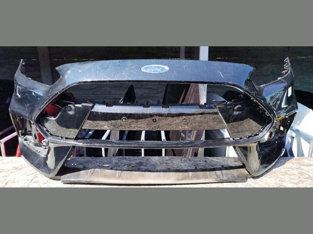 bontott FORD FOCUS III Első Lökhárító (Üresen)