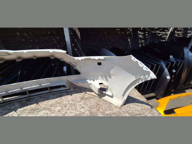 bontott FORD FOCUS III Első Lökhárító (Üresen)