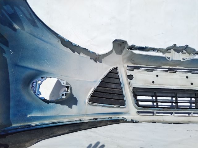 bontott FORD FOCUS III Első Lökhárító (Üresen)