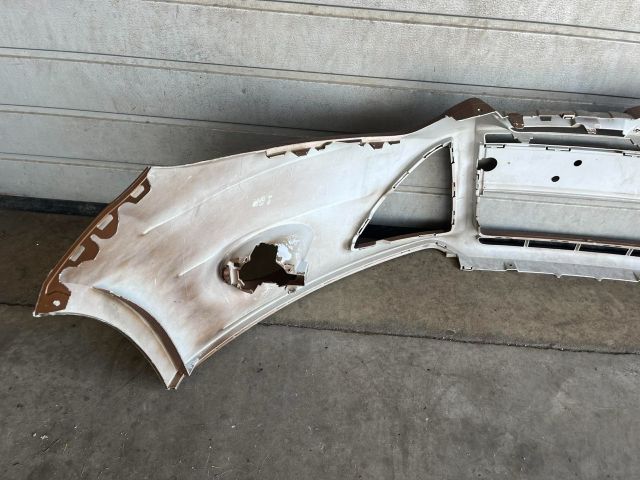 bontott FORD FOCUS III Első Lökhárító (Üresen)