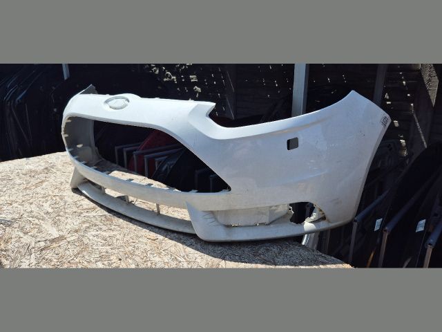 bontott FORD FOCUS III Első Lökhárító (Üresen)