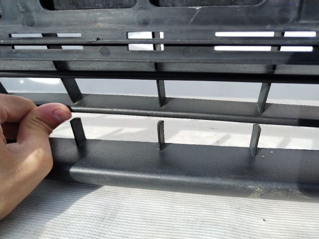 bontott FORD FOCUS III Első Lökhárító (Üresen)