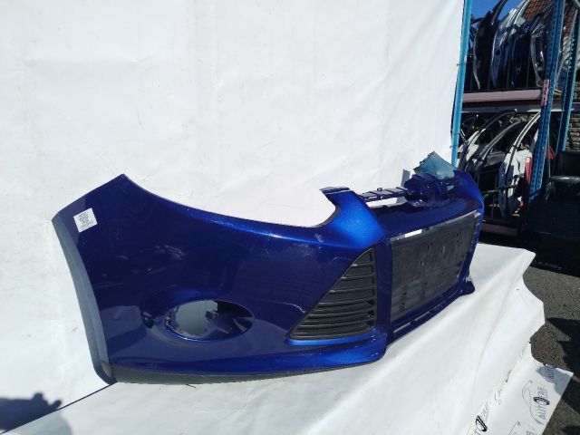 bontott FORD FOCUS III Első Lökhárító (Üresen)