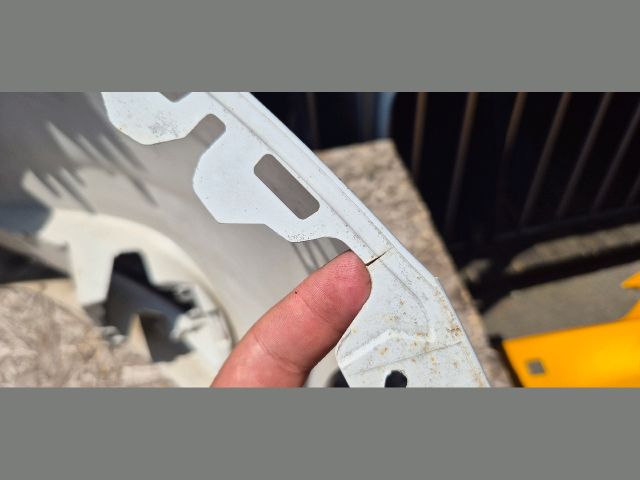 bontott FORD FOCUS III Első Lökhárító (Üresen)