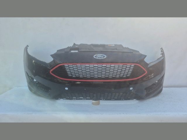 bontott FORD FOCUS III Első Lökhárító (Üresen)