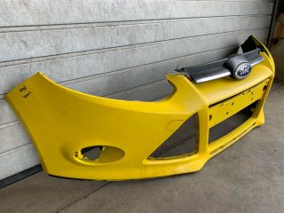 bontott FORD FOCUS III Első Lökhárító (Üresen)