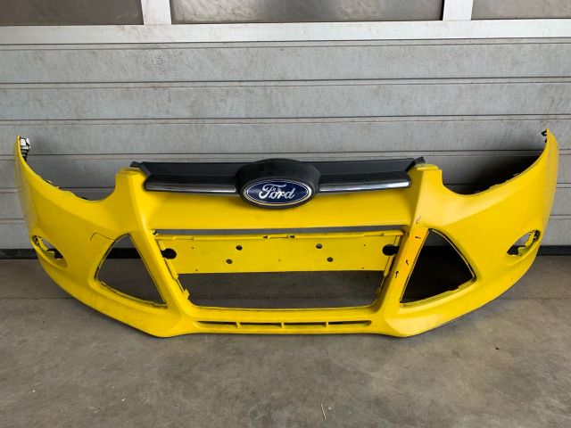 bontott FORD FOCUS III Első Lökhárító (Üresen)