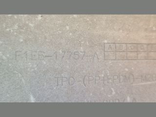 bontott FORD FOCUS III Első Lökhárító (Üresen)