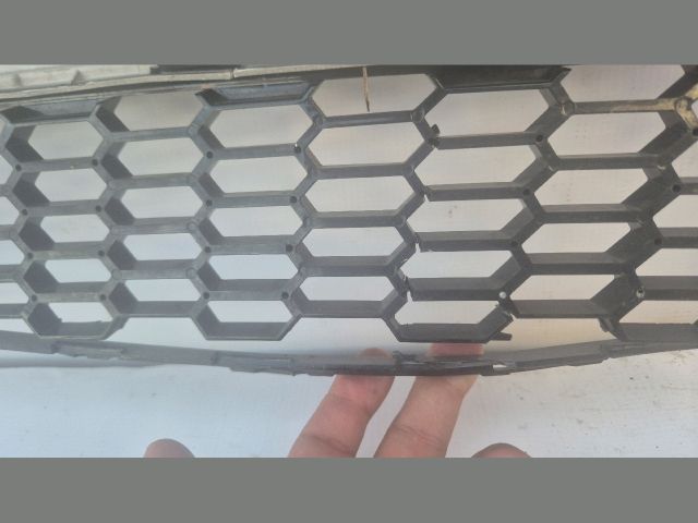 bontott FORD FOCUS III Első Lökhárító (Üresen)