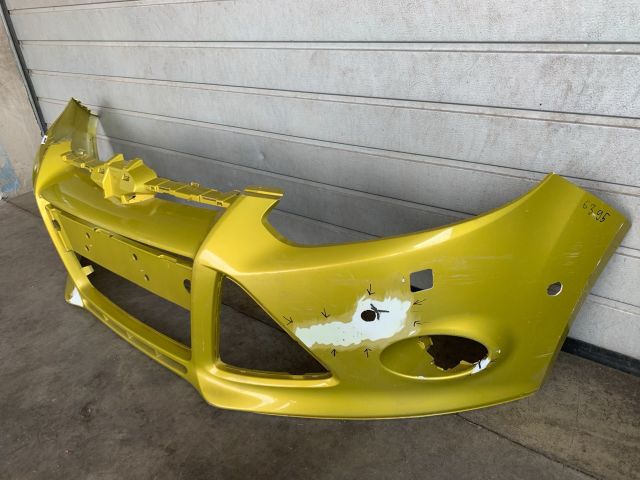 bontott FORD FOCUS III Első Lökhárító (Üresen)