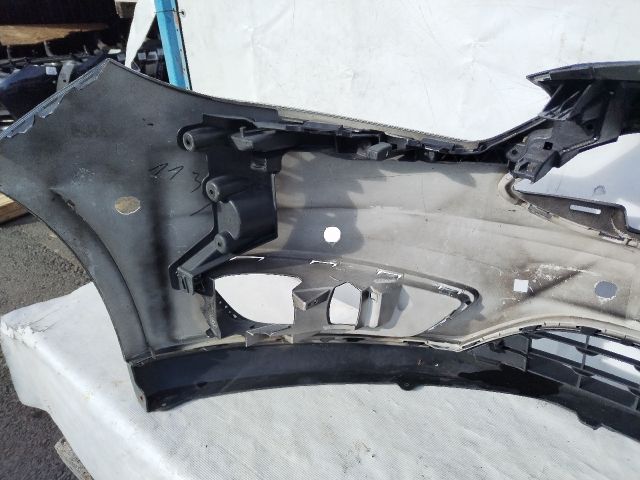 bontott FORD FOCUS III Első Lökhárító (Üresen)