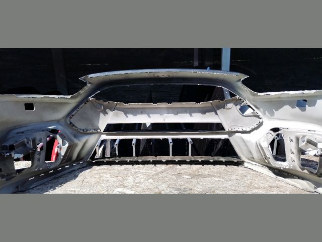 bontott FORD FOCUS III Első Lökhárító (Üresen)