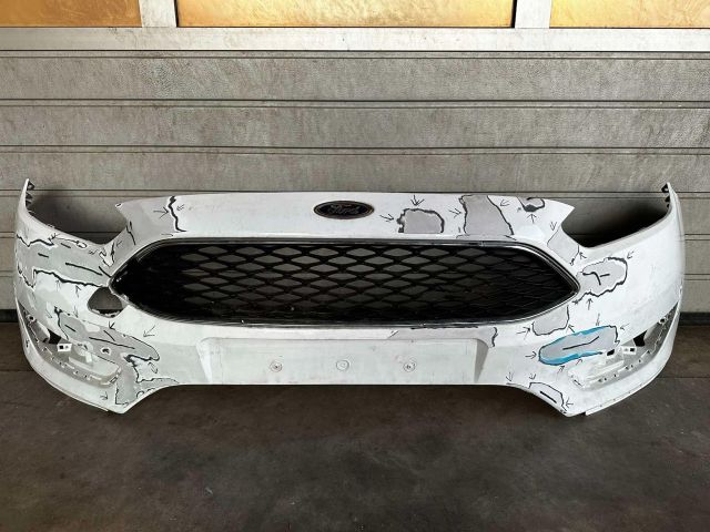 bontott FORD FOCUS III Első Lökhárító (Üresen)