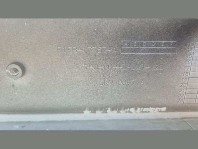 bontott FORD FOCUS III Első Lökhárító (Üresen)