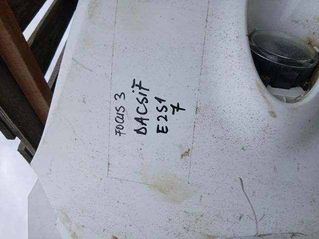 bontott FORD FOCUS III Első Lökhárító (Üresen)