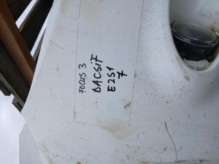 bontott FORD FOCUS III Első Lökhárító (Üresen)