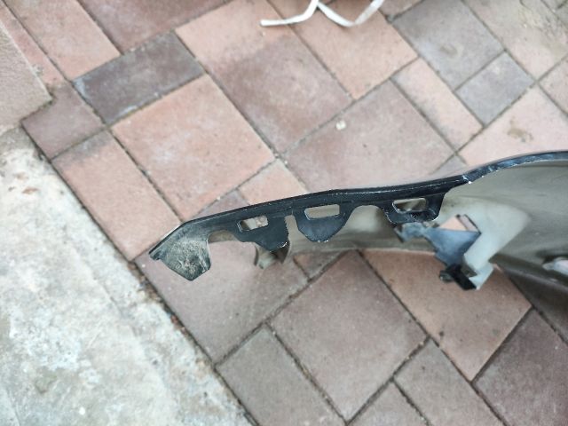 bontott FORD FOCUS III Első Lökhárító (Üresen)