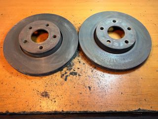 bontott FORD FOCUS III Első Pár Féktárcsa