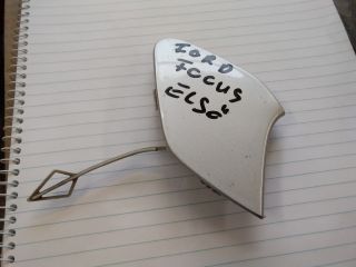 bontott FORD FOCUS III Első Vonószem Burkolat