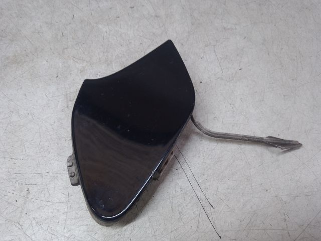 bontott FORD FOCUS III Első Vonószem Burkolat