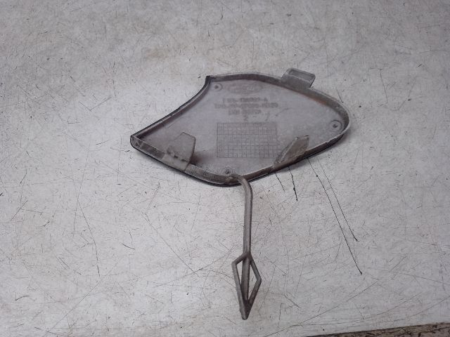 bontott FORD FOCUS III Első Vonószem Burkolat